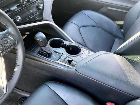 Used 2022 Toyota Camry XSE FWD image 18