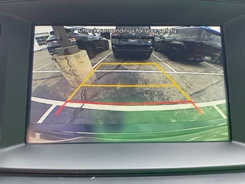 Used 2020 Kia Sorento LX image 2