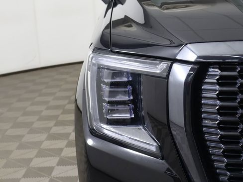 Used 2023 GMC Yukon Denali Ultimate w/ LPO, Floor Liner Package AWD/4WD image 21