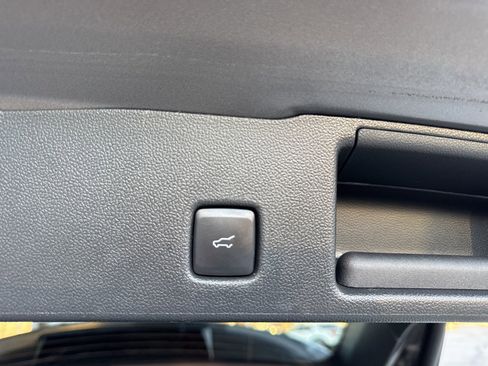 Certified 2022 Ford Escape SEL image 36