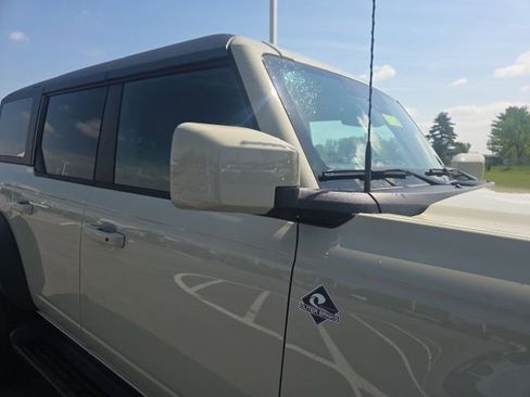 Used 2025 Ford Bronco Outer Banks w/ Sasquatch Package AWD/4WD image 6