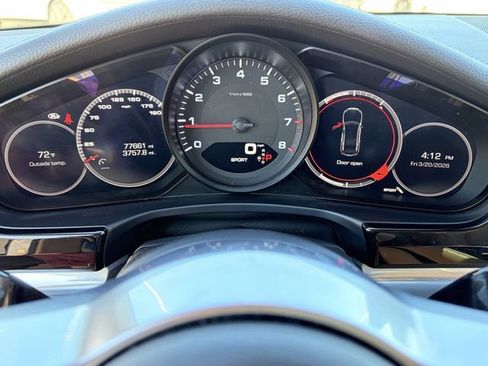 Used 2018 Porsche Panamera 4 image 10