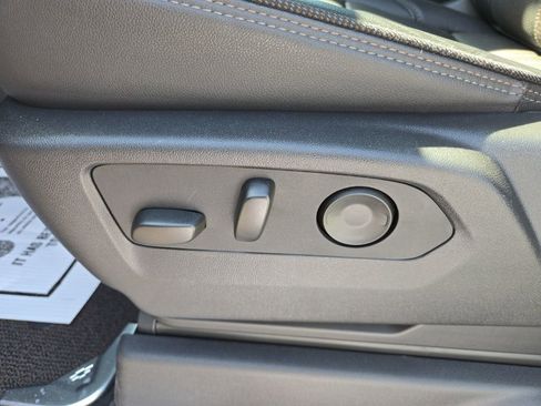 Certified 2025 Chevrolet Silverado 2500 High Country w/ High Country Premium Package AWD/4WD image 17