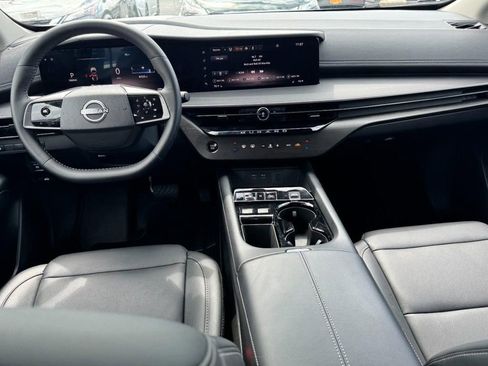 Used 2025 Nissan Murano SV image 11