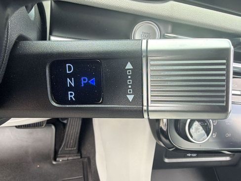 Used 2025 Hyundai Tucson Limited image 18