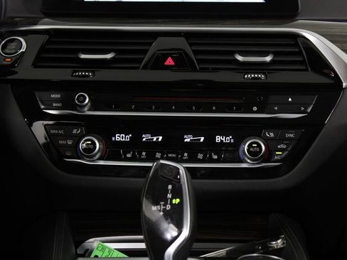 Used 2017 BMW 530i image 18