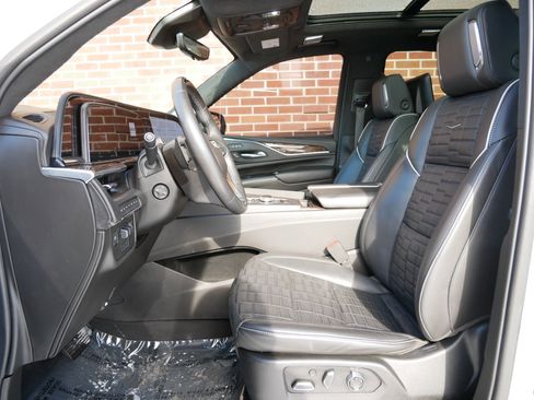 Used 2021 Cadillac Escalade ESV Sport Platinum w/ Heavy-Duty Trailer Package image 6