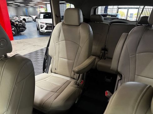 Used 2019 Buick Enclave Essence image 34