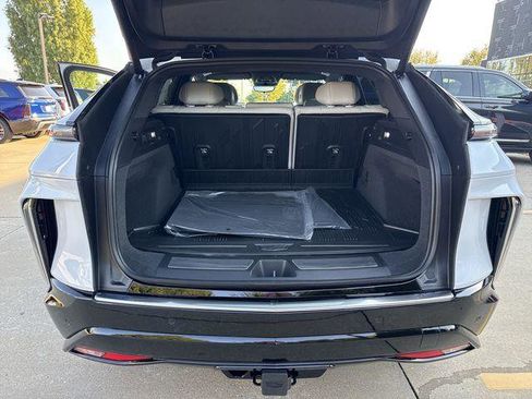 New 2026 Cadillac Lyriq Premium Luxury image 19