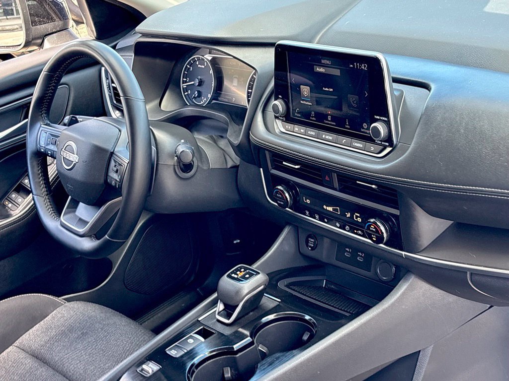 Certified 2026 Nissan Rogue SV FWD image 29