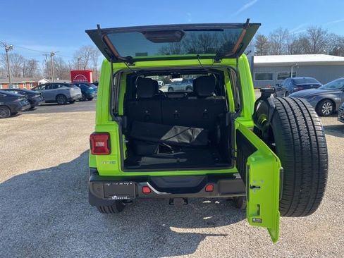 Used 2021 Jeep Wrangler Unlimited Sahara w/ Dual Top Group image 8