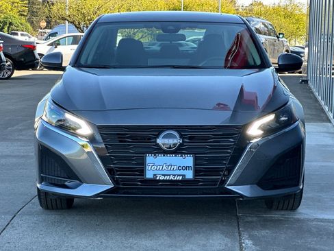 Used 2025 Nissan Altima 2.5 SV w/ SV Special Edition Package image 8