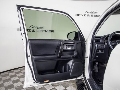 Used 2019 Toyota 4Runner Limited AWD/4WD image 21