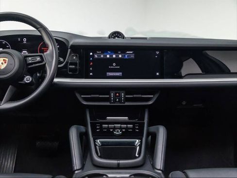 Used 2024 Porsche Cayenne AWD/4WD image 33