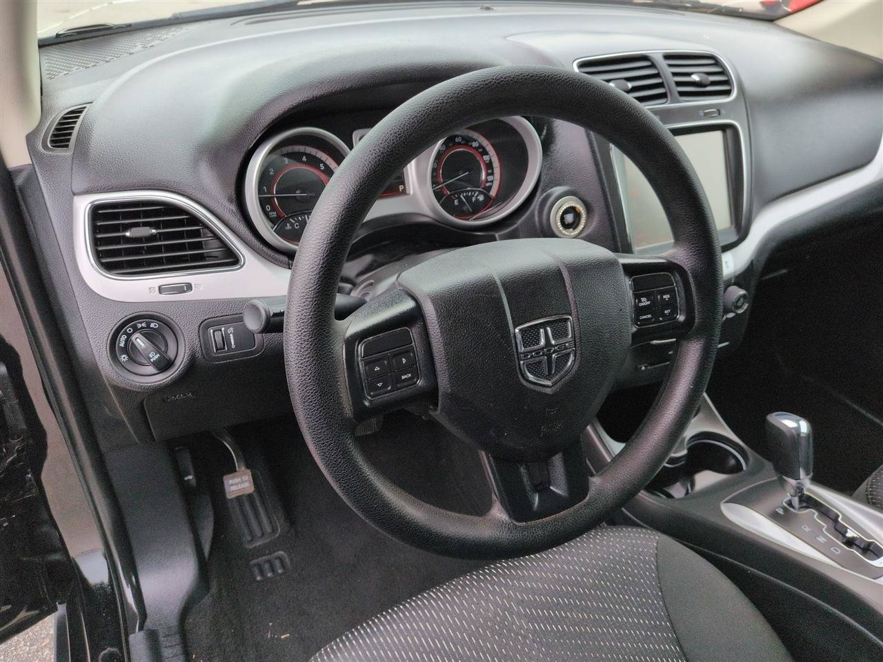 Used 2019 Dodge Journey SE FWD image 16