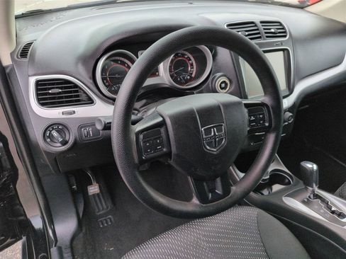 Used 2019 Dodge Journey SE FWD image 16