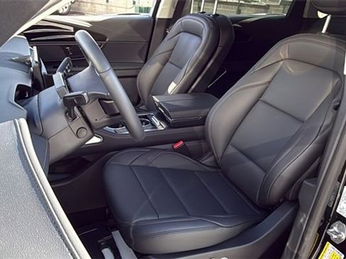 New 2026 Lincoln Nautilus Premier image 17