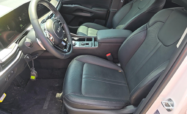 Used 2025 Kia Sorento EX AWD/4WD image 5