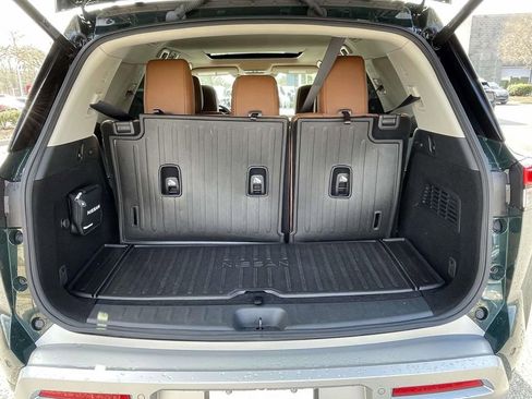 Used 2024 Nissan Pathfinder Platinum AWD/4WD image 9