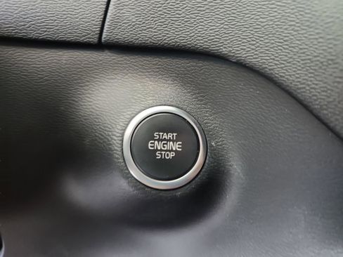 Used 2019 Volvo XC40 T5 R-Design image 29