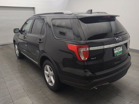 Used 2019 Ford Explorer XLT FWD image 5