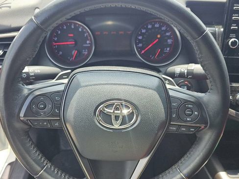 Used 2022 Toyota Camry XSE FWD image 9