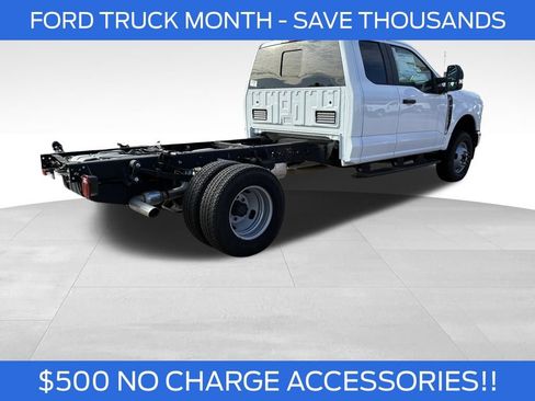 New 2025 Ford F350 XL w/ XL Chrome Package image 4