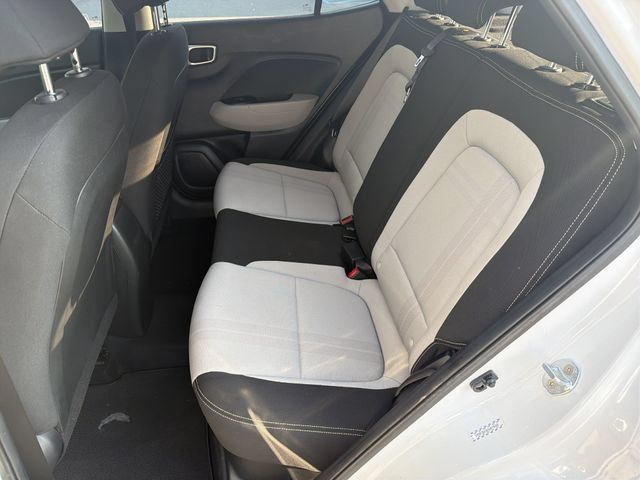 Used 2021 Hyundai Venue SEL FWD image 22