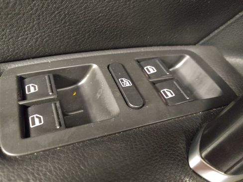 Used 2018 Volkswagen Passat 2.0T SE image 27