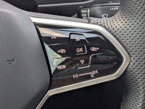 Used 2024 Volkswagen Tiguan SE R-Line image 27