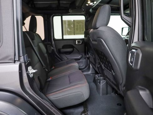 Used 2023 Jeep Wrangler Unlimited Rubicon AWD/4WD image 17