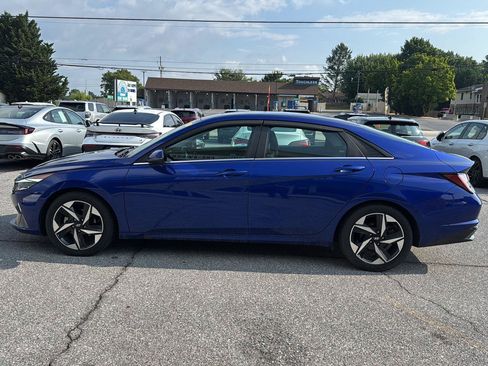 Used 2021 Hyundai Elantra Limited FWD image 2