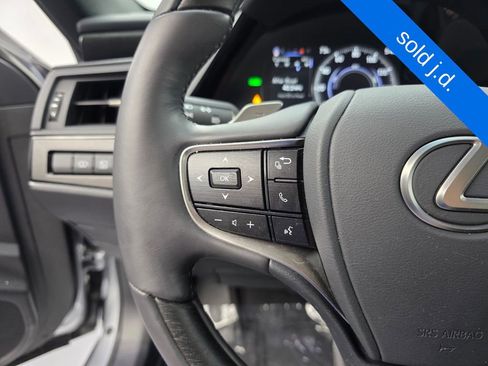 Used 2025 Lexus ES 300h w/ Technology Package FWD image 19