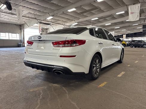 Used 2019 Kia Optima LX image 3