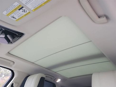 Used 2020 Land Rover Range Rover Sport HSE Dynamic image 17