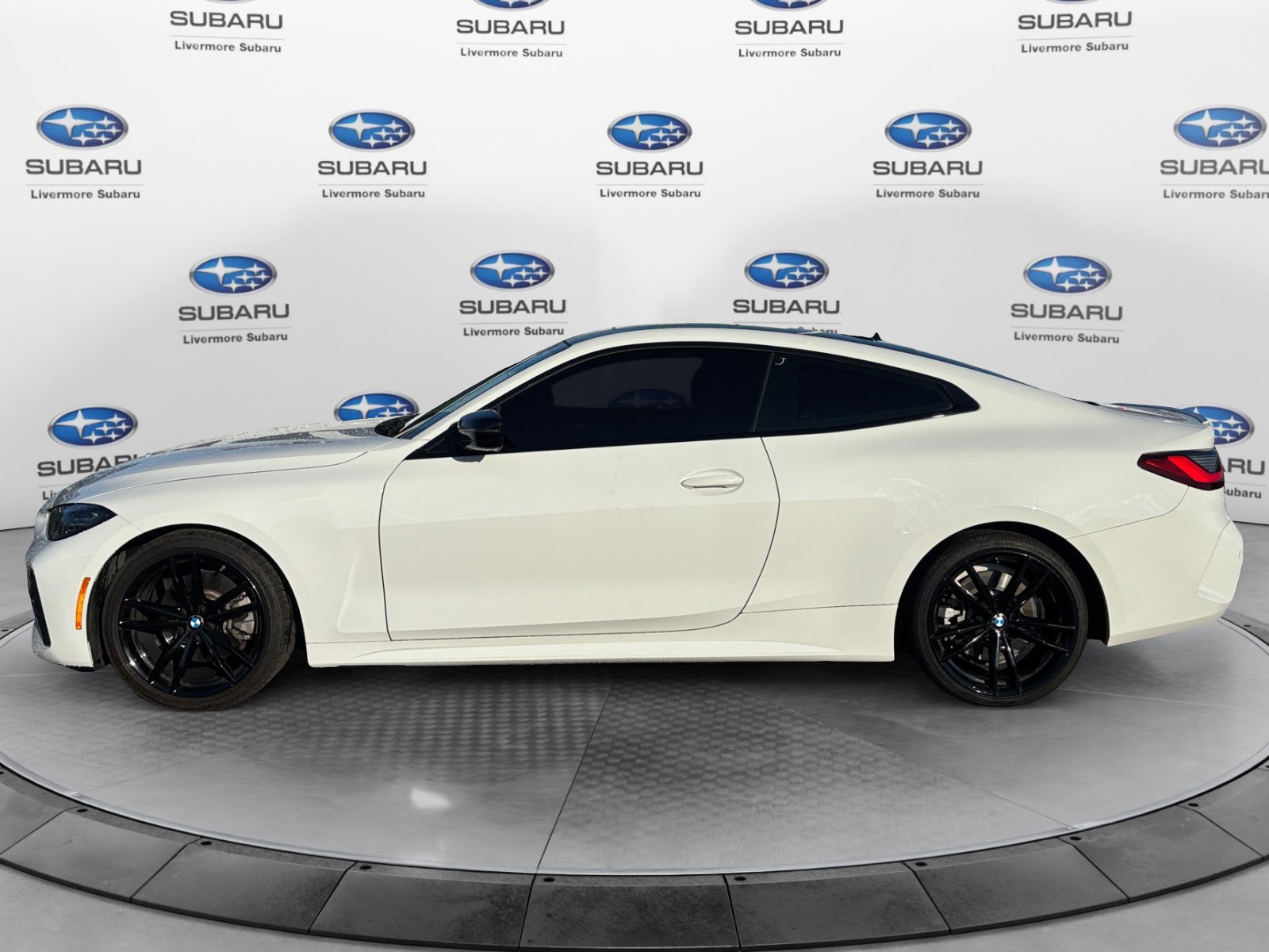 Used 2022 BMW 430i Coupe w/ M Sport Package RWD image 4