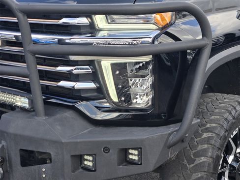 Used 2022 Chevrolet Silverado 3500 High Country image 9