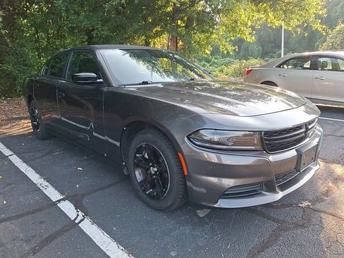 Used 2023 Dodge Charger SXT RWD image 3