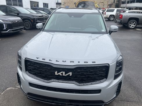 Used 2022 Kia Telluride EX w/ EX Premium Package image 2