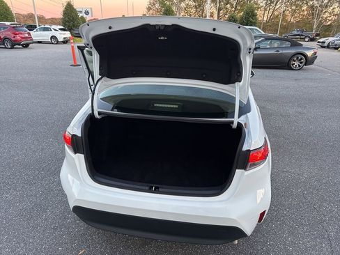 Used 2023 Toyota Corolla LE image 9