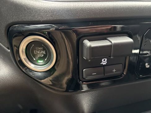 Used 2022 Chevrolet Silverado 1500 RST image 24