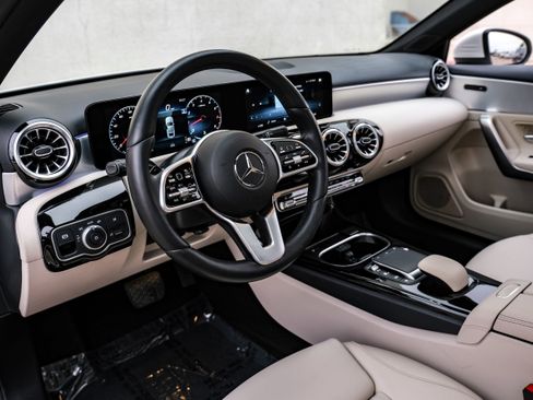 Used 2022 Mercedes-Benz A 220 image 3