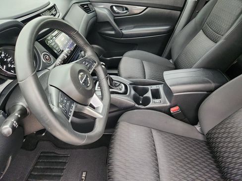 Used 2018 Nissan Rogue SV FWD image 12
