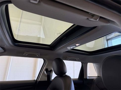 Used 2018 MINI Cooper 4-Door Hardtop image 21