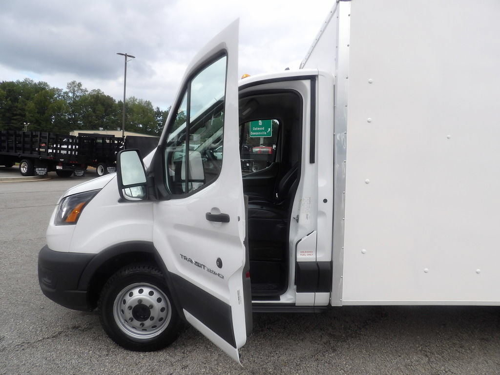 Used 2023 Ford Transit 350 DRW RWD image 13
