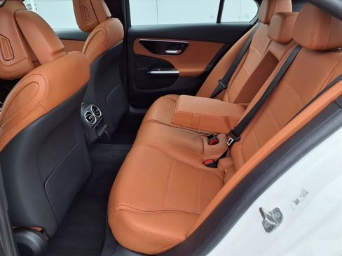 Used 2025 Mercedes-Benz C 300 4MATIC Sedan image 17