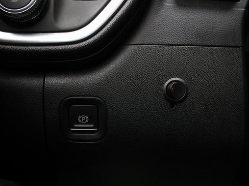 Used 2021 GMC Sierra 1500 AT4 w/ AT4 Premium Package image 16