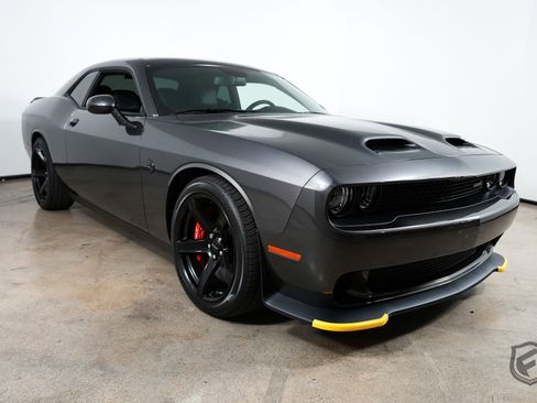 Used 2022 Dodge Challenger SRT Hellcat w/ Plus Package image 8