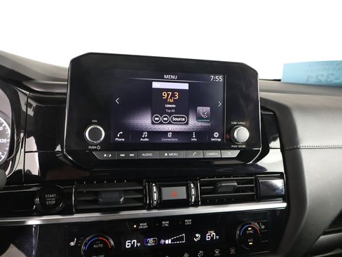 Used 2025 Nissan Pathfinder SV image 26