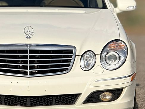Used 2008 Mercedes-Benz E 350 4MATIC Sedan image 12